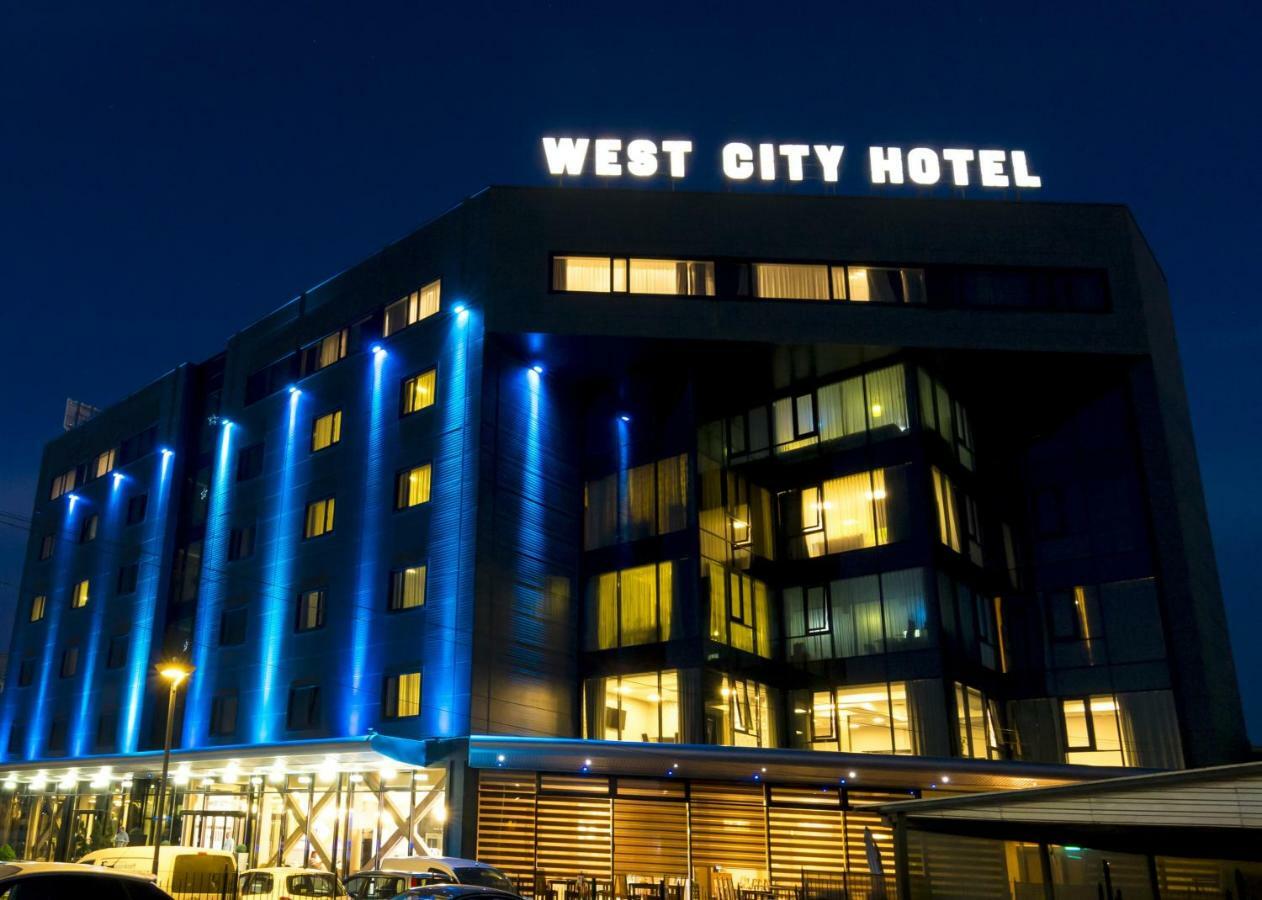 West City Hotel Floresti  Bagian luar foto